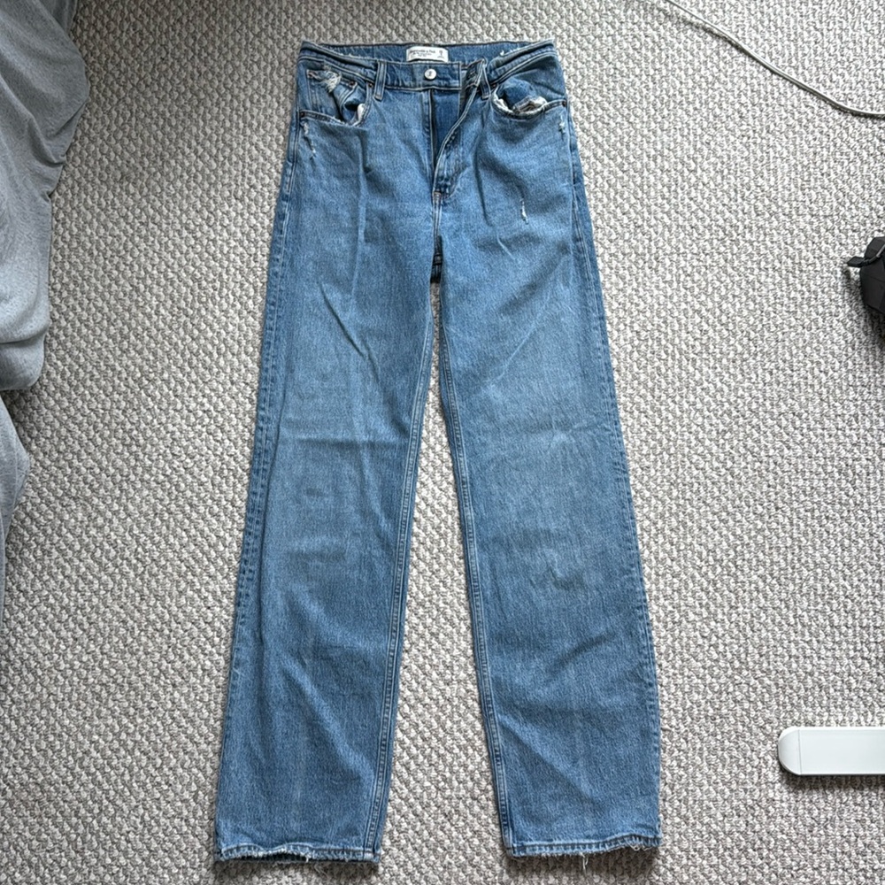 Abercrombie & Fitch 90s Relaxed Jean High Rise 28 / 6L